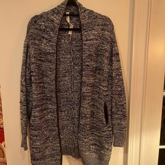 Lululemon Black & white Oversized Cardigan Size XS/S! In perfect condition! - Picture 1 of 5